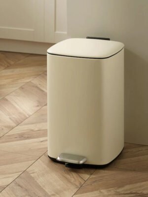 TK 20L square dustbin