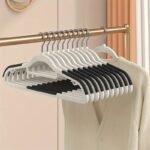 TK 4 Pack Non-Slip Slim Plastic Hangers