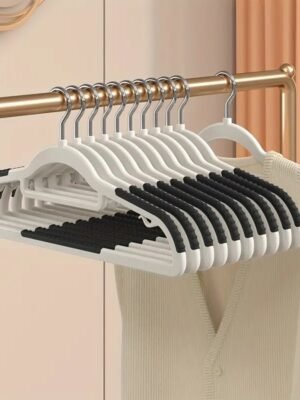 4 Pack Non-Slip Slim Plastic Hangers