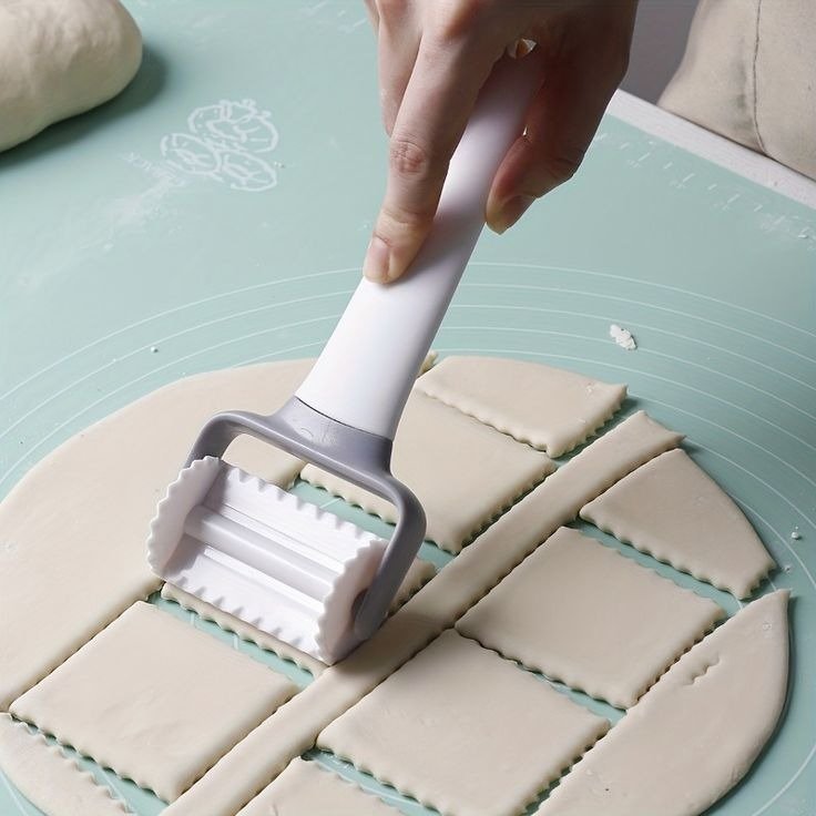 TK Cake Fondant Cutter – Smooth & Precise Baking Tool